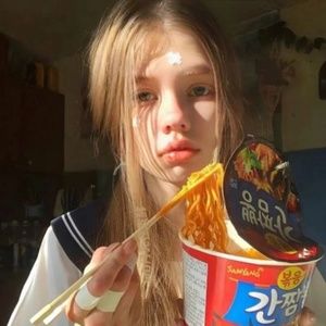 Meet your Posher, Elma